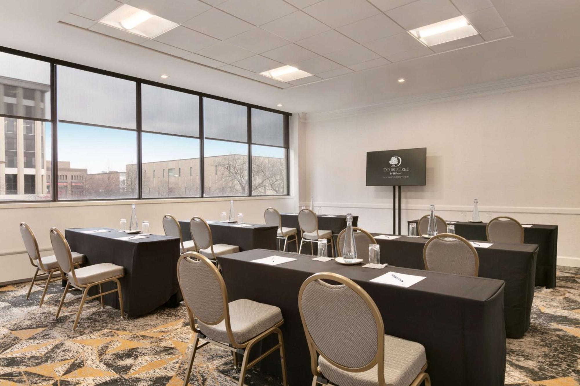 Hotel Doubletree By Hilton Downtown 4*