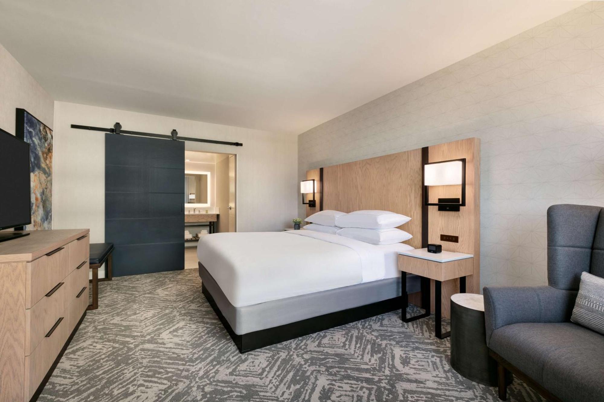 Hotel Doubletree By Hilton Downtown Canton