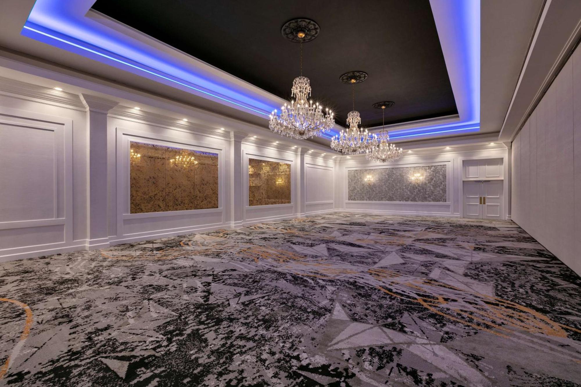 Hotel Doubletree By Hilton Downtown 4*