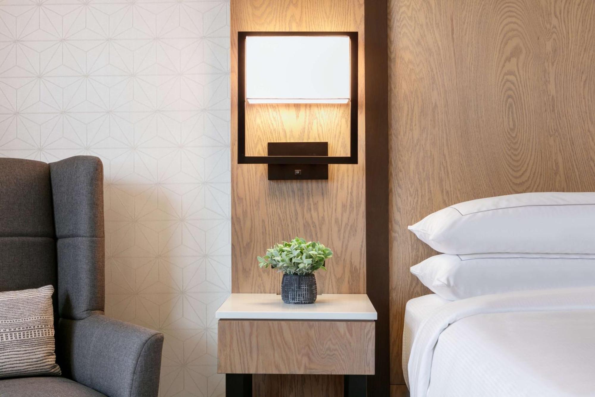 Doubletree By Hilton Downtown Hotel 4*