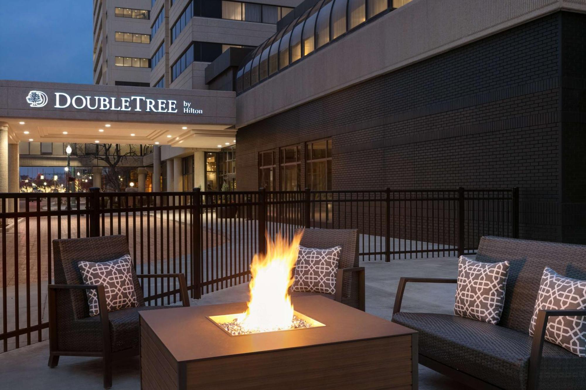 Doubletree By Hilton Downtown 4*