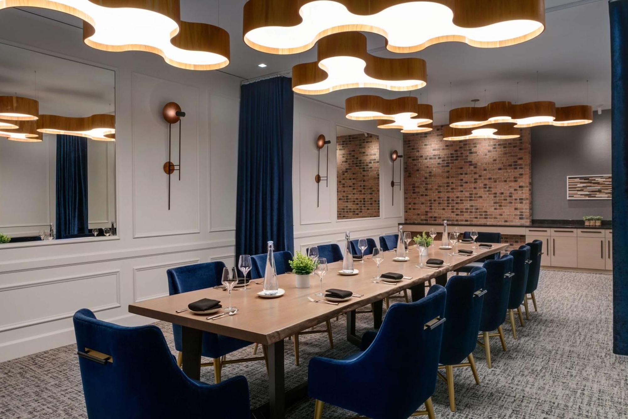 Doubletree By Hilton Downtown Hotel 4*