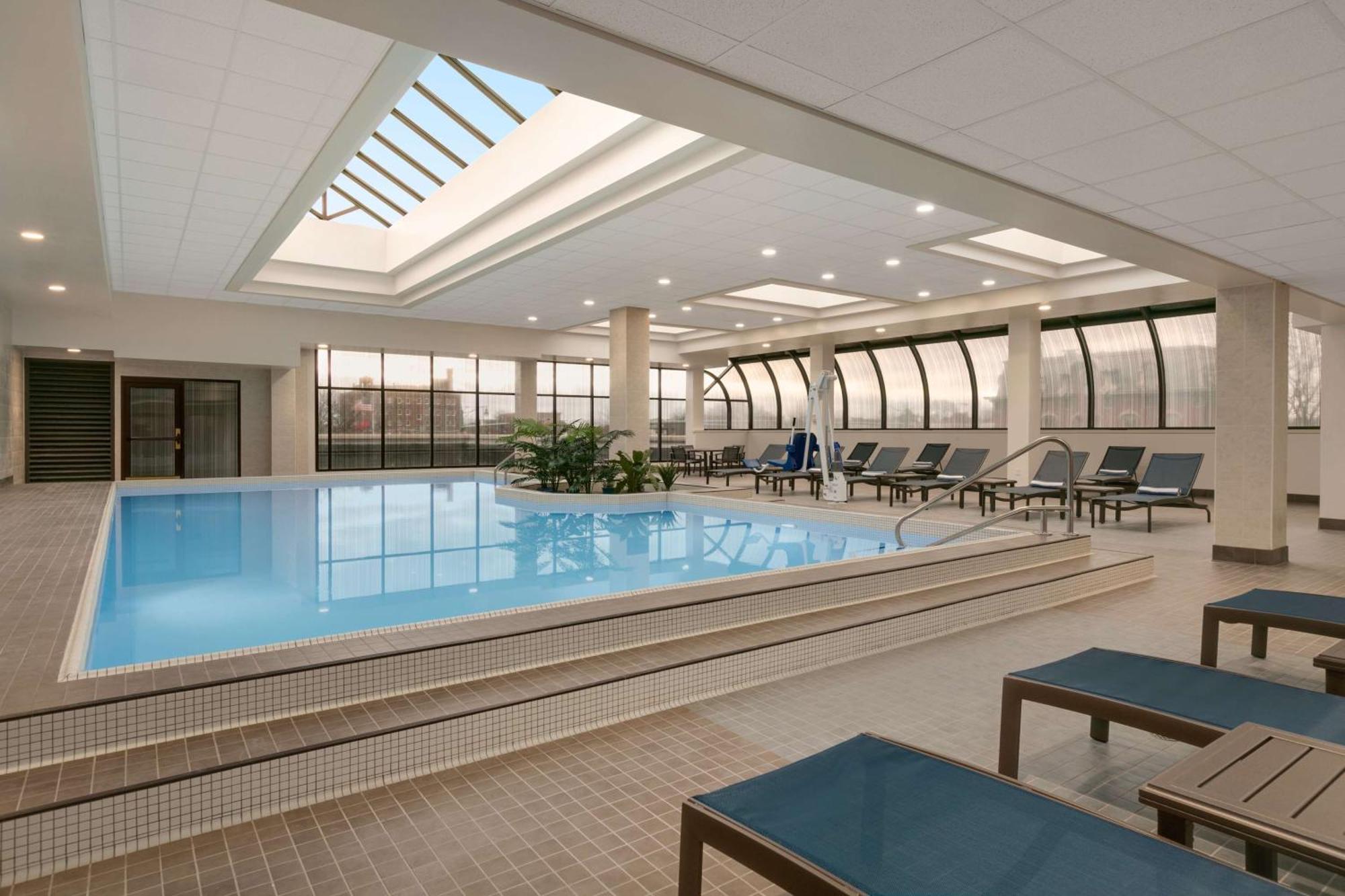 Doubletree By Hilton Downtown Hotel 4*